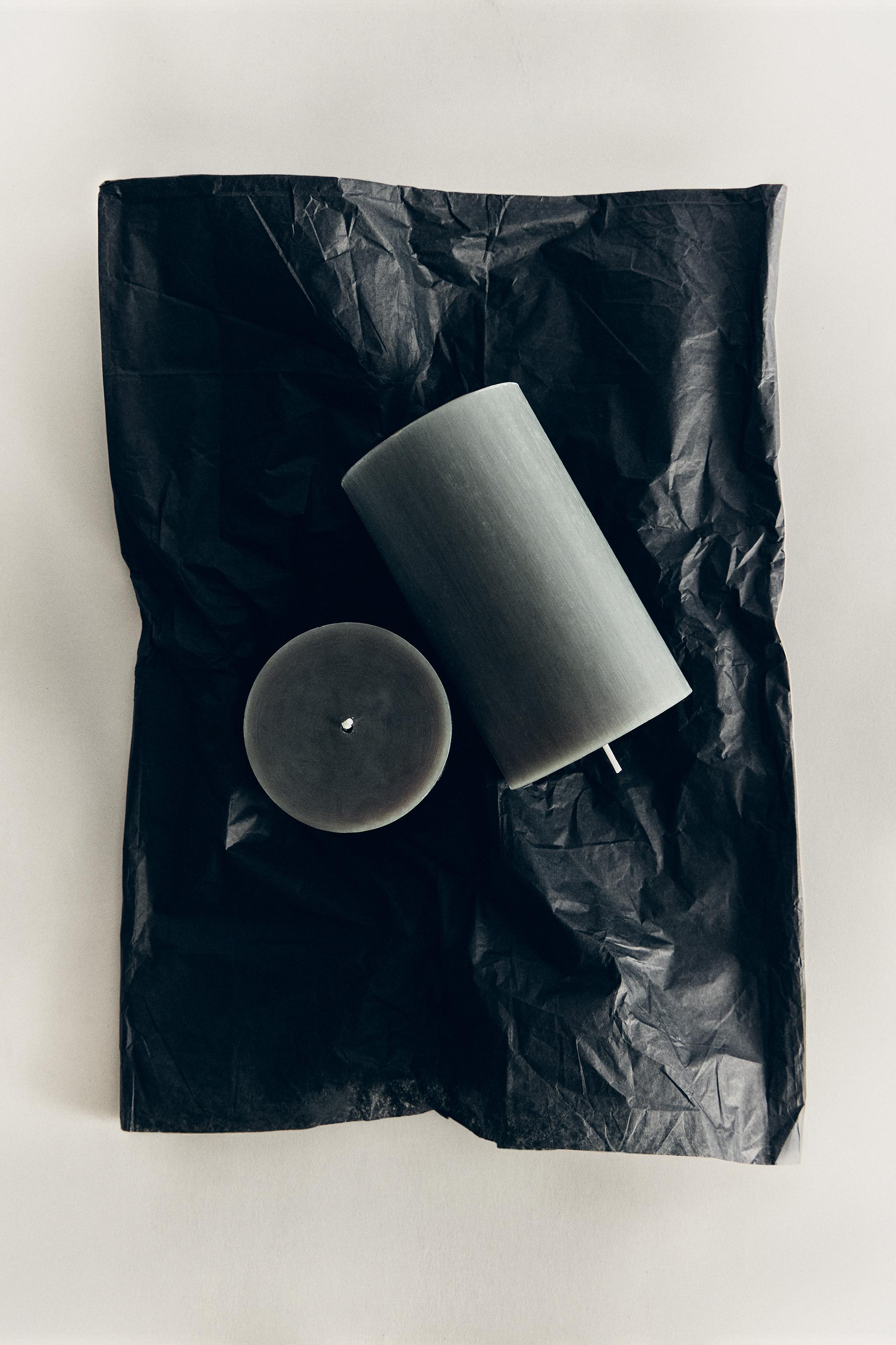 DECORATIVE CYLINDRICAL CANDLE